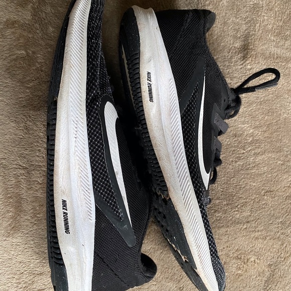 Nike Running Shoes - Picture 3 of 5